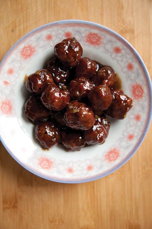 Sweet and Sour Pork and Oyster Meatballs (Tangcu Muli Rouwan)