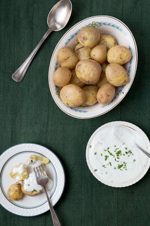 Boiled Potatoes with Quark and Flaxseed Oil (Pellkartoffeln mit Leinöl)