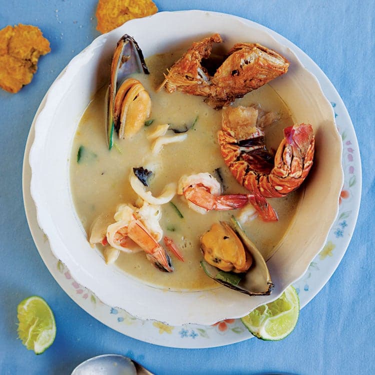 Seafood Soup (Iraü Lau Juyeirugu)