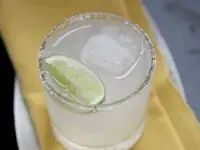 Krasnoyarskdagi osiyolik fohishalar Mojizalar maydonidan yalangoch Rima