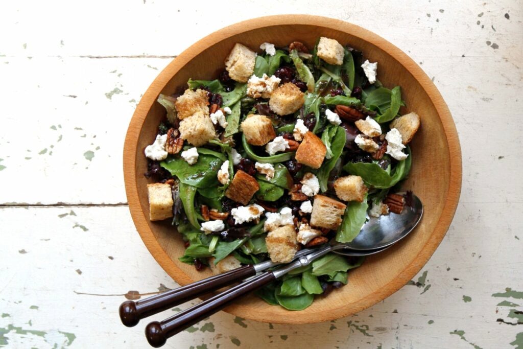 Mesclun Salad with Goat Cheese and Balsamic Vinaigrette