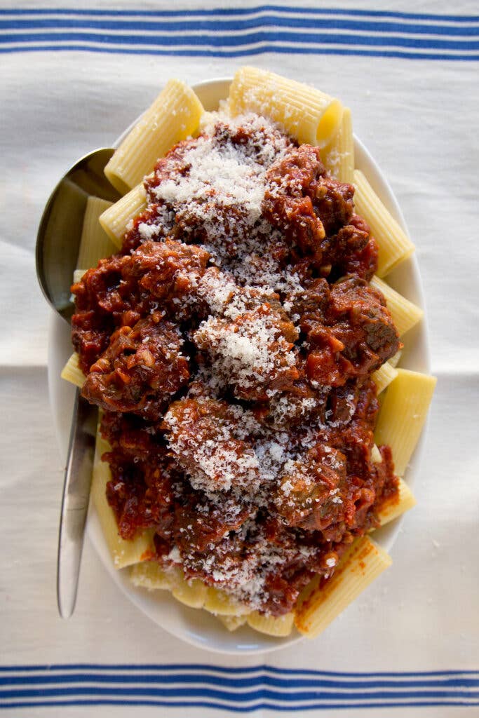 httpswww.saveur.comsitessaveur.comfilesimport20142014-02recipe_ragu-alla-napoletana_1200x1800.jpg