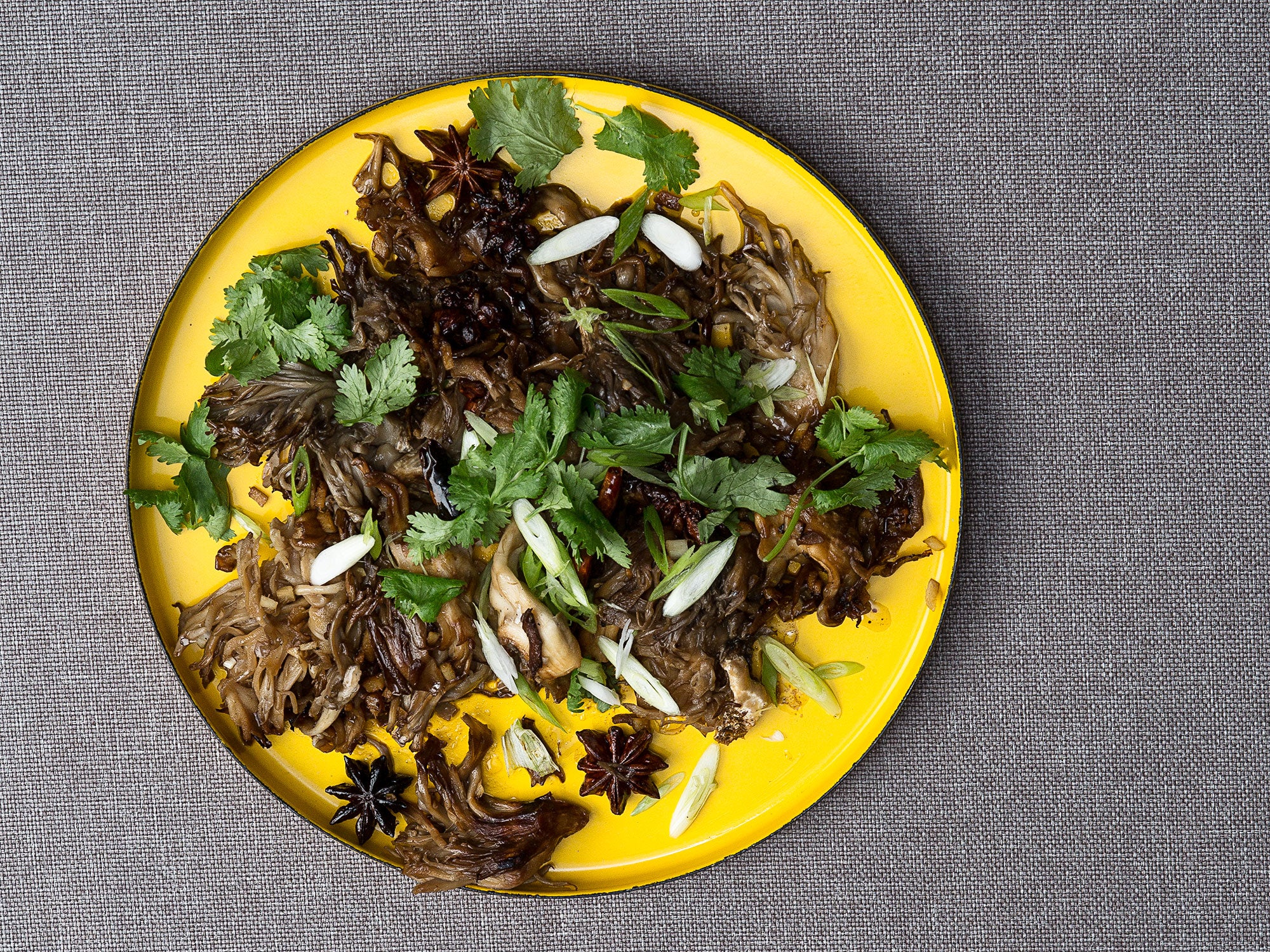 Sautéed Maitake Mushrooms with Red Chiles and Cilantro Saveur