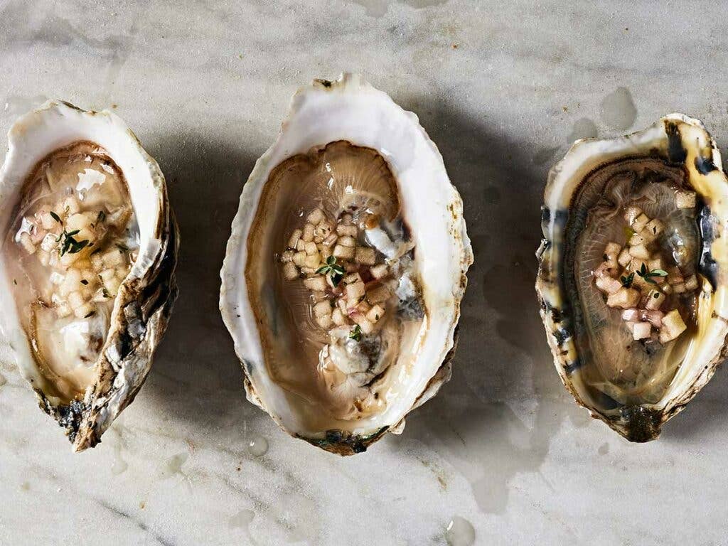 Oysters with mignonette