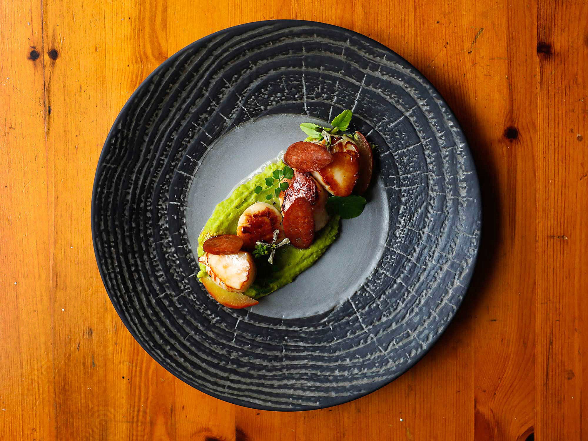 Seared Bay Scallops with Pea Purée and Radishes Saveur