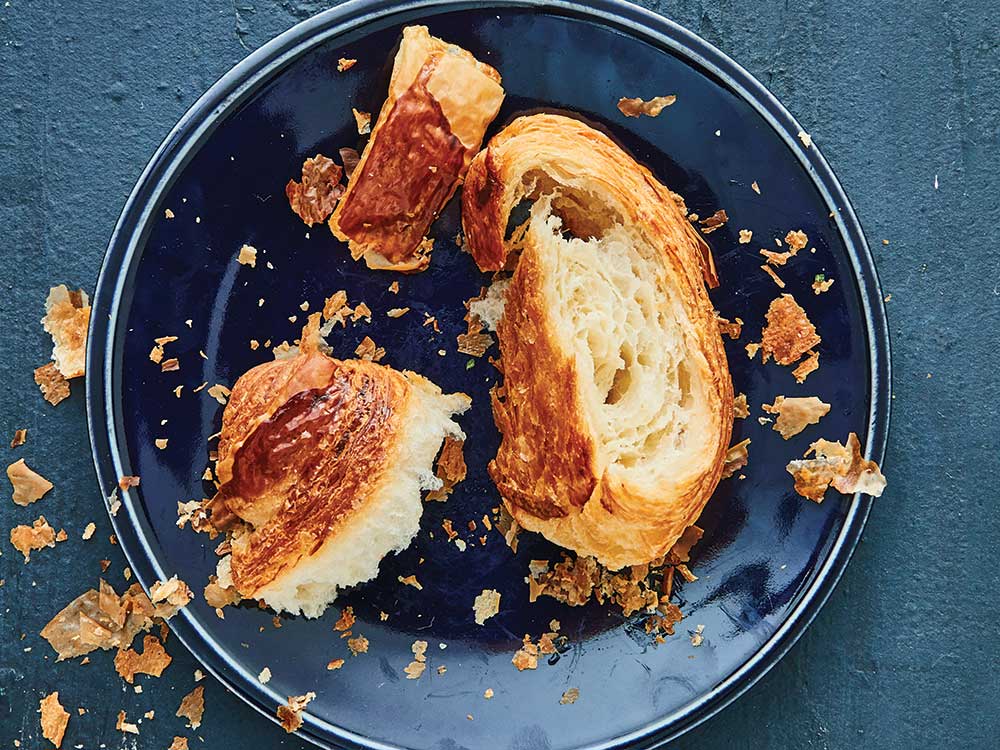 httpswww.saveur.comsitessaveur.comfilesimages201711tartine-pastry-plain-croissants-1000×750.jpg