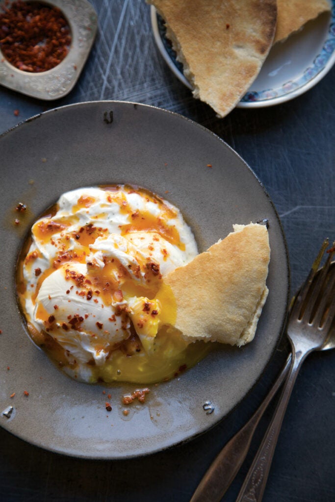 Turkish Poached Eggs in Yogurt (Cilbir)