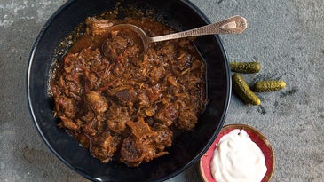 Hungarian Braised Beef with Paprika (Pörkölt)