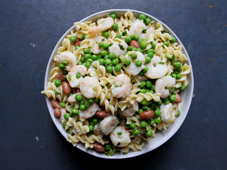 Fusilli with scampi, cranberry, beans and peas, Maine picnic
