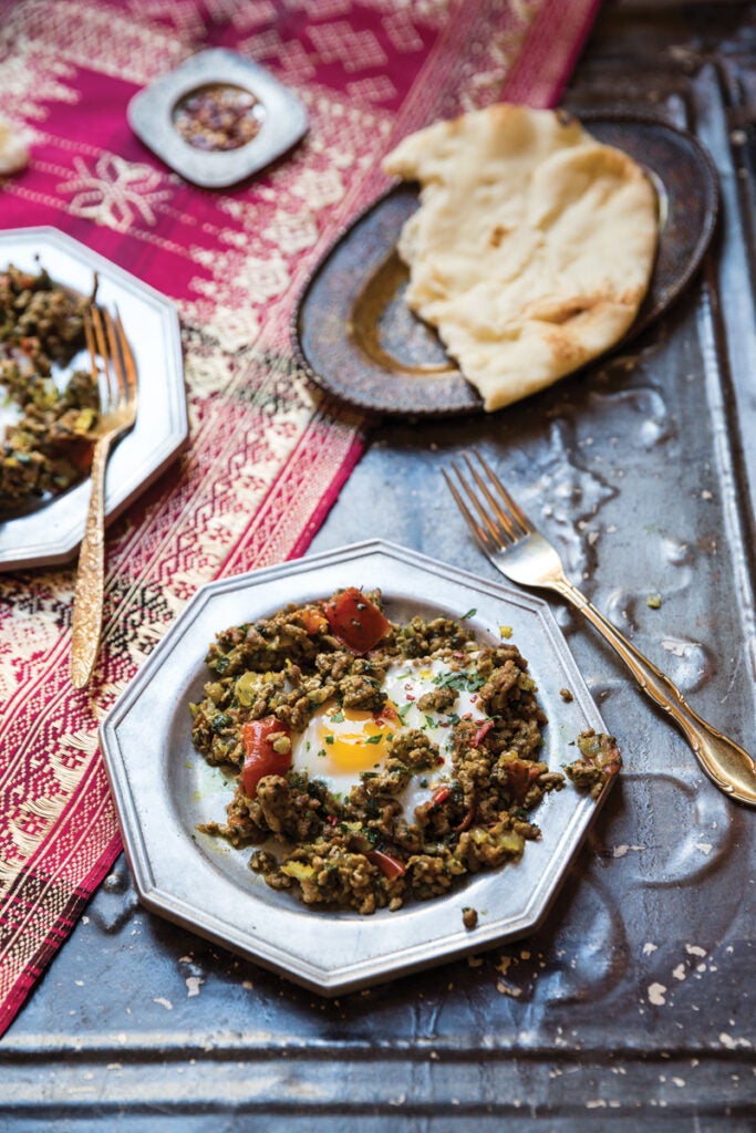 Irako kiaušiniai su ėriena ir pomidorais (Makhlama Lahm)