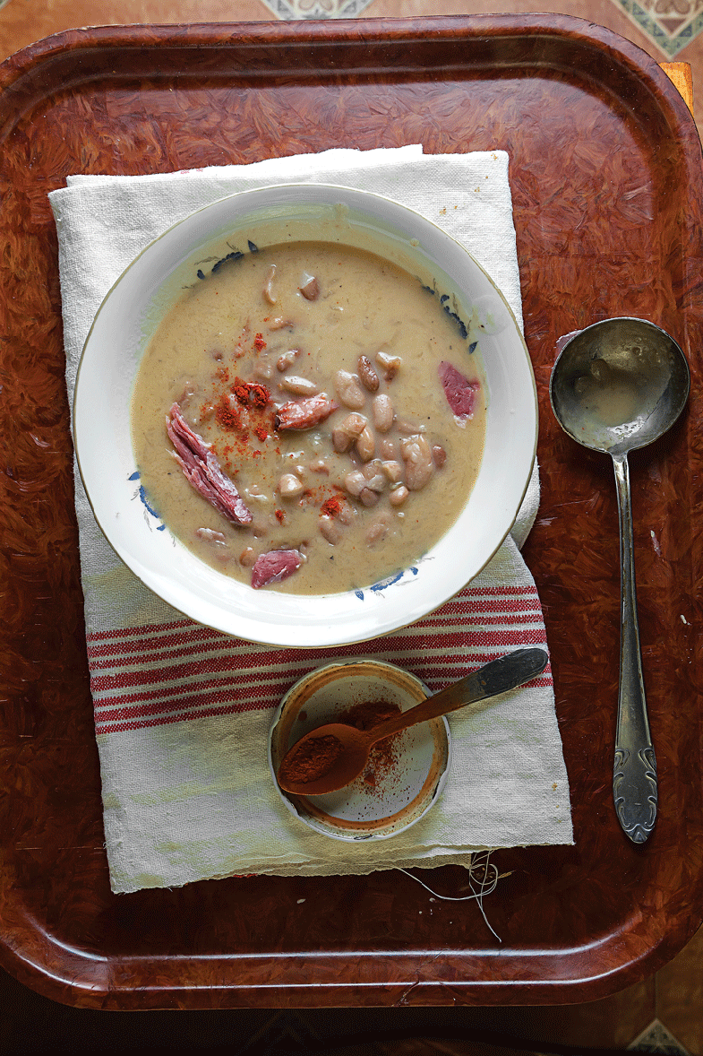 Hungarian Bean and Ham Soup (Csülkös Bableves)