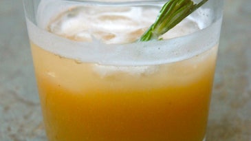 Friday Cocktails: Spiced Pear Collins