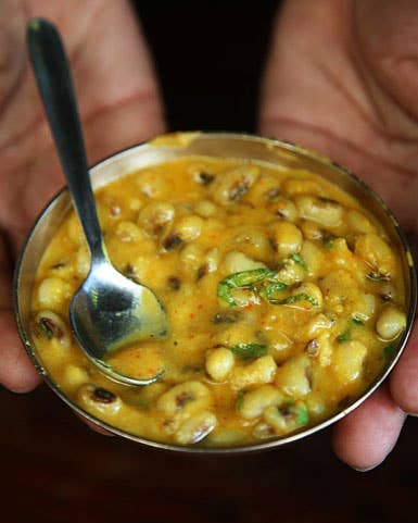 Spiced Black-Eyed Peas with Curry Leaves