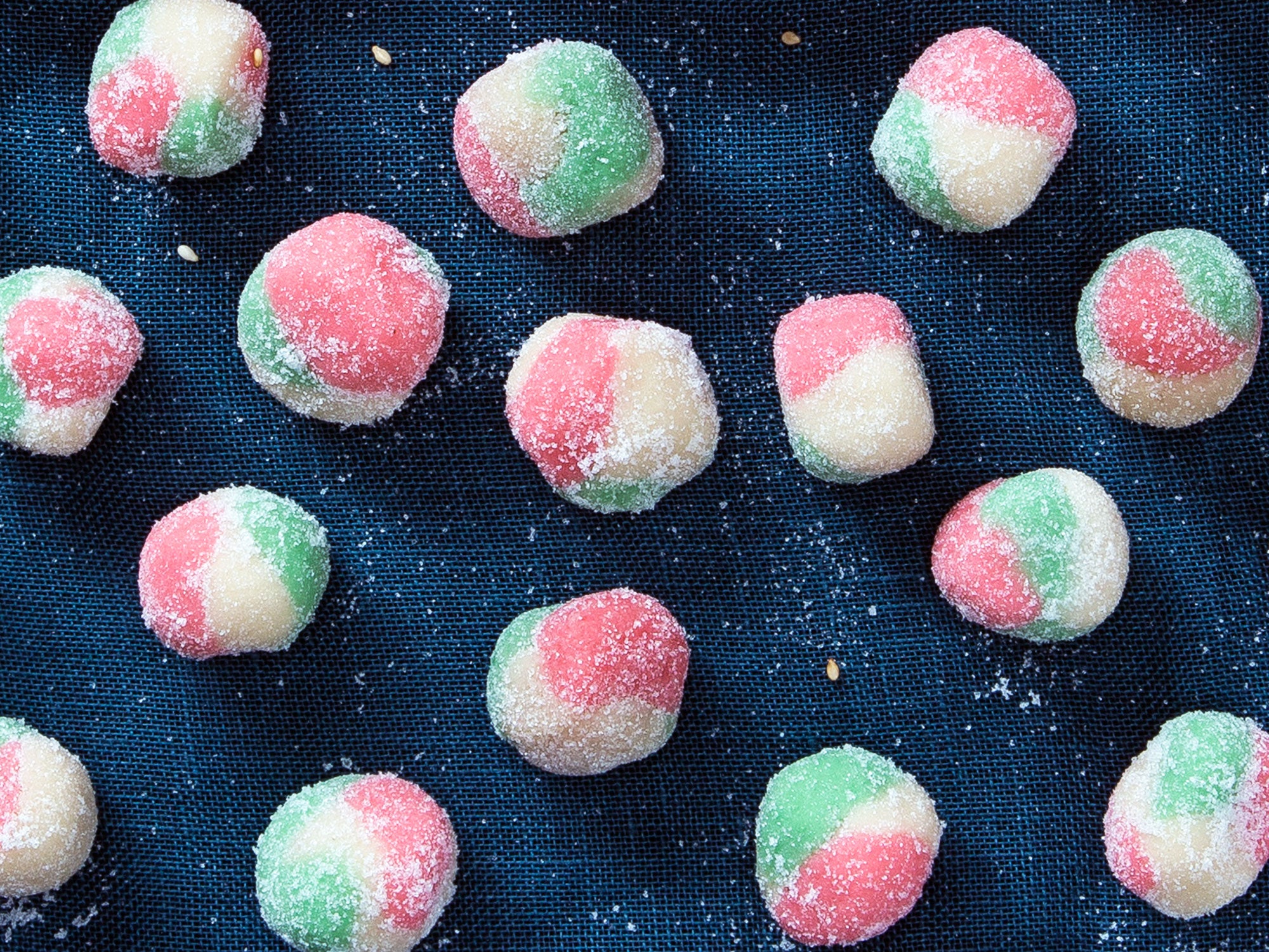 Talaba qizlarning yalangoch dumbalari