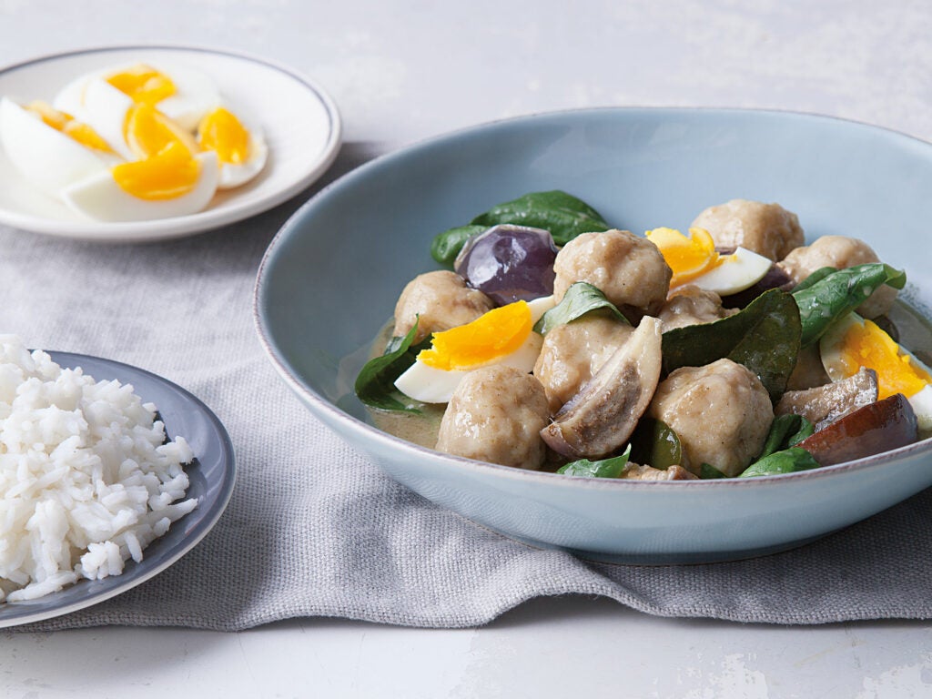 Green Curry with Fish and Eggplant (Kaeng Khiaw Waan)