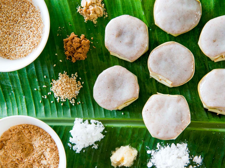 Rice Cakes Stuffed with Coconut and Brown Sugar (Yi Bua)