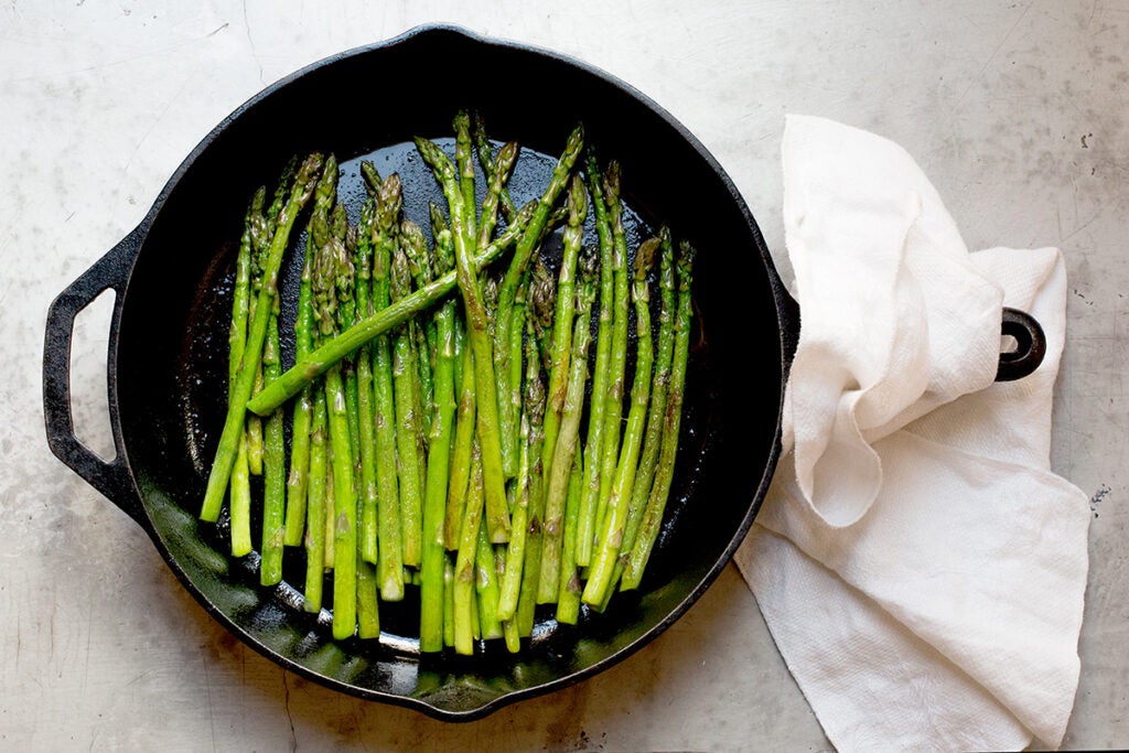 How to Cook Asparagus on the Stove