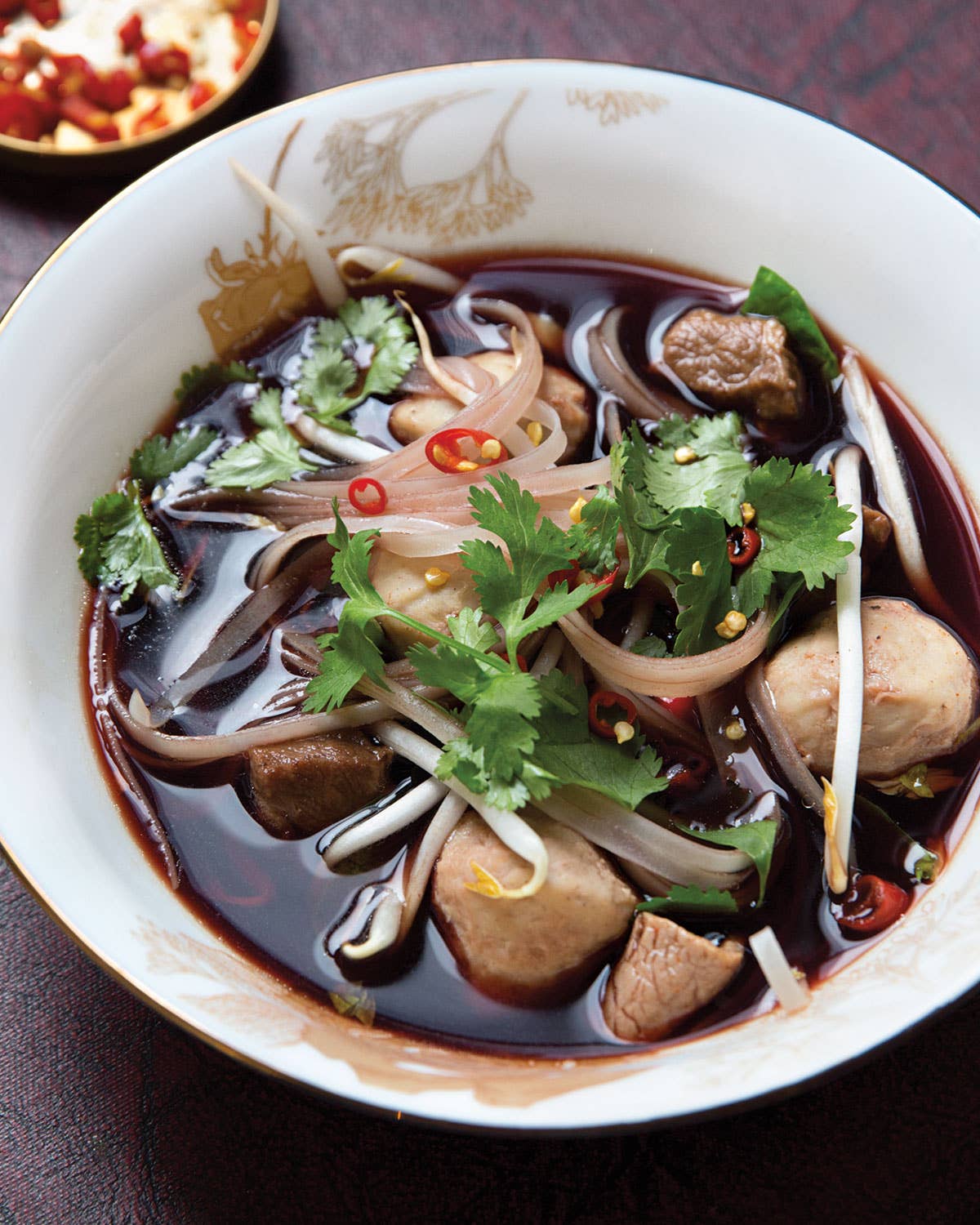 Thai Boat Noodle Soup (Kuaytiaw Reua)