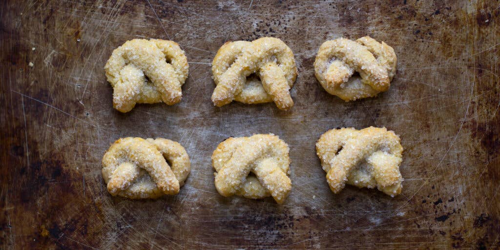 Sweet Pretzel Butter Cookies