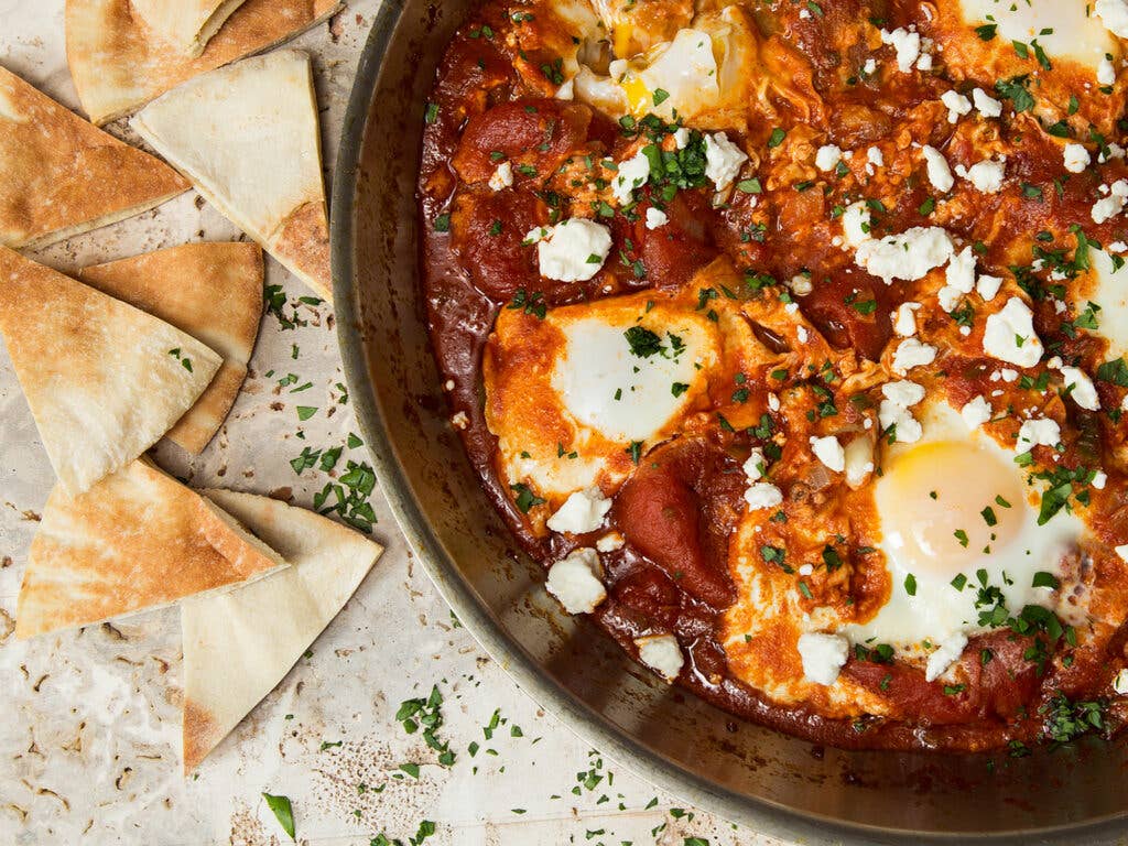 EGGS POACHED IN TOMATO SAUCE