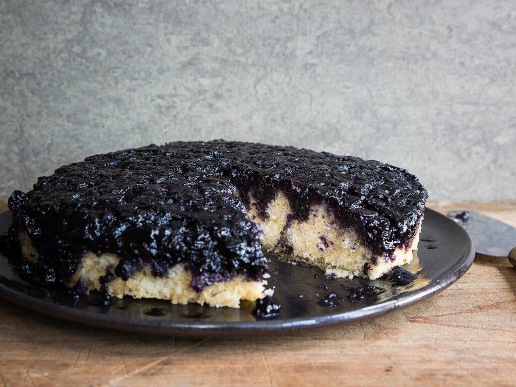 httpswww.saveur.comsitessaveur.comfilesblueberry_upside-down_cake_2000x1500.jpg