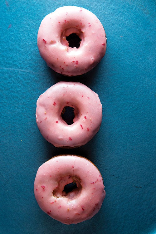 Strawberry-Buttermilk Fōnuts