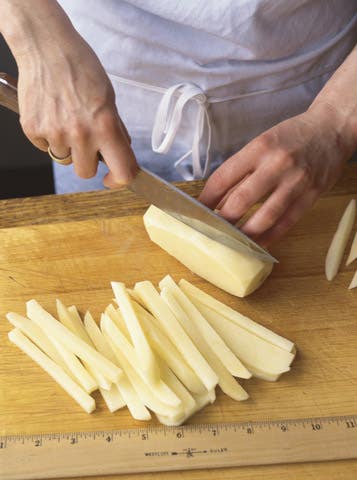 httpswww.saveur.comsitessaveur.comfilesimport2008images2008-0121Art-of-FrenchFries_3.jpg