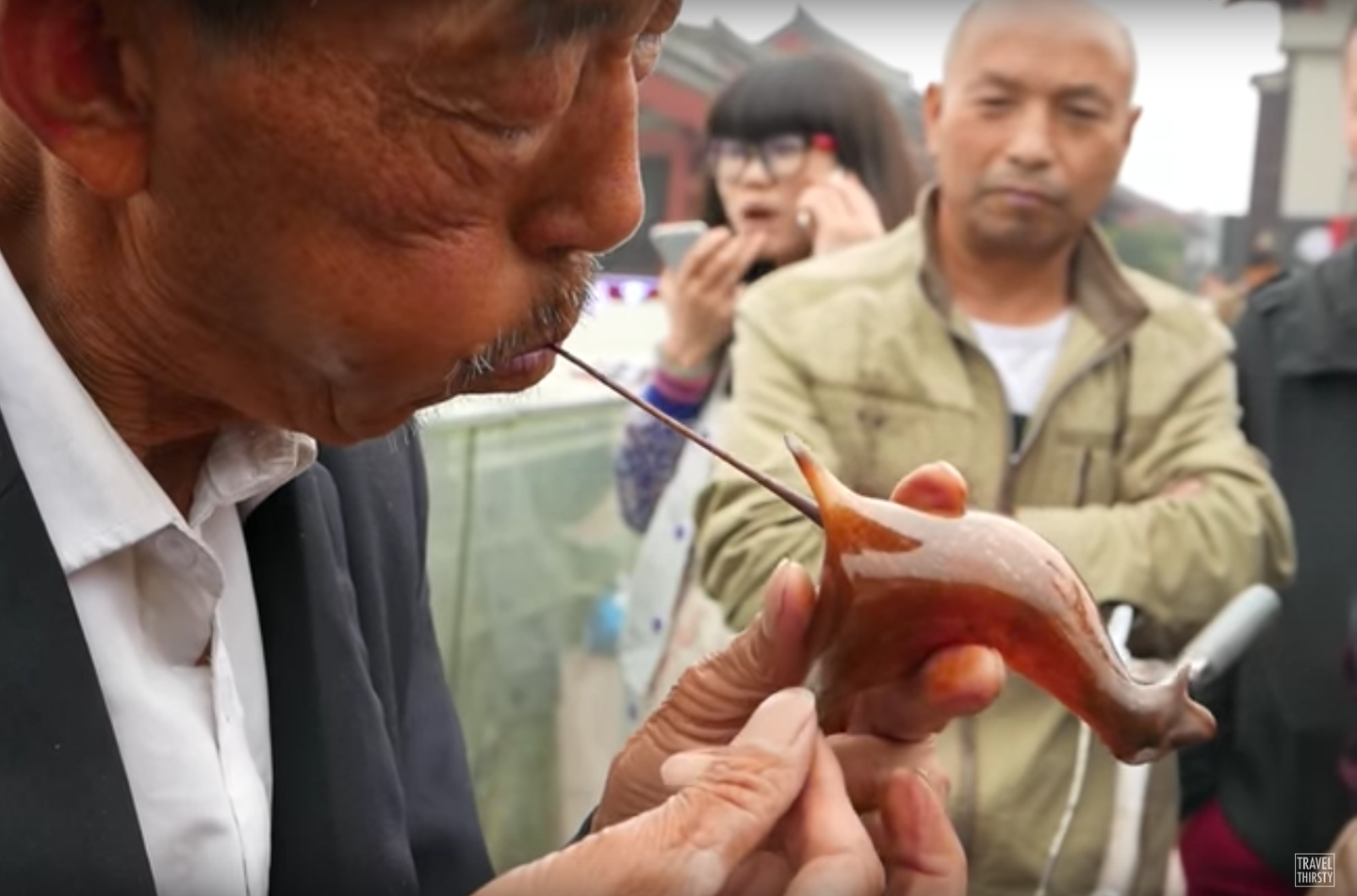 Watch the Amazing Chinese Art of Blowing Molten Sugar Into Glass