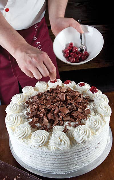 httpswww.saveur.comsitessaveur.comfilesimport2011images2011-127-SAV144-BlackForestCake-5-400&#215;631.jpg