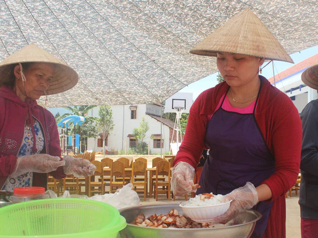 school lunch Vietnam