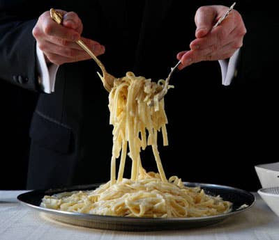 httpswww.saveur.comsitessaveur.comfilesimport2010images2010-037-landon-fettucine-alfredo-400.jpg