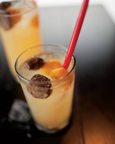 Jin Ju Nin Meng (Limequat Drink with Honey and Sour Plums)