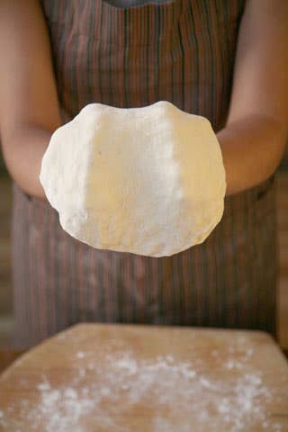 httpswww.saveur.comsitessaveur.comfilesimport2008images2008-10634-pizza_making_10_480.jpg