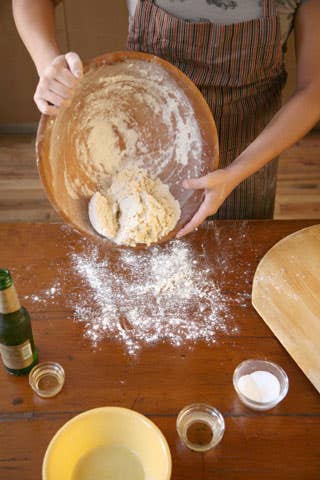 httpswww.saveur.comsitessaveur.comfilesimport2008images2008-10634-pizza_making_2_480.jpg