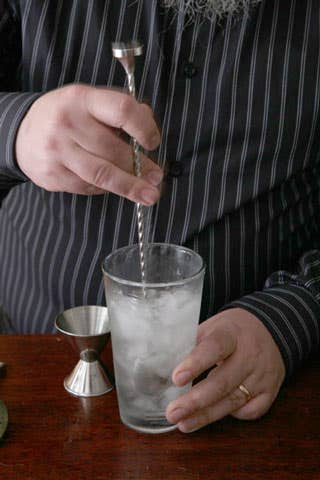 httpswww.saveur.comsitessaveur.comfilesimport2009images2009-01634-117_bartender_tricks-stir_480.jpg