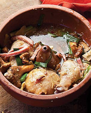 Clay-Pot Chicken with Chanterelles (Jiyou Jun Bao Ji)