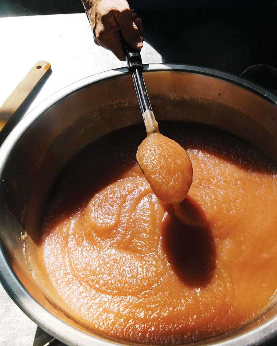 Apple Butter With Cinnamon and Cloves apple butter