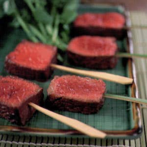 httpswww.saveur.comsitessaveur.comfilesimport2008images2008-05626-11_salted_and_seasoned_beef_300.jpg