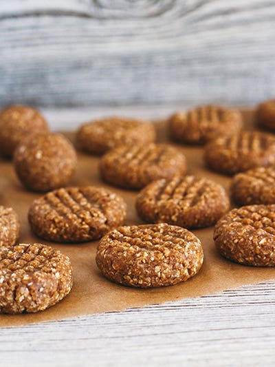 httpswww.saveur.comsitessaveur.comfilesimport2013images2013-067-feature_swl-oh-ladycakes-cookies_iweb_400x533.jpg