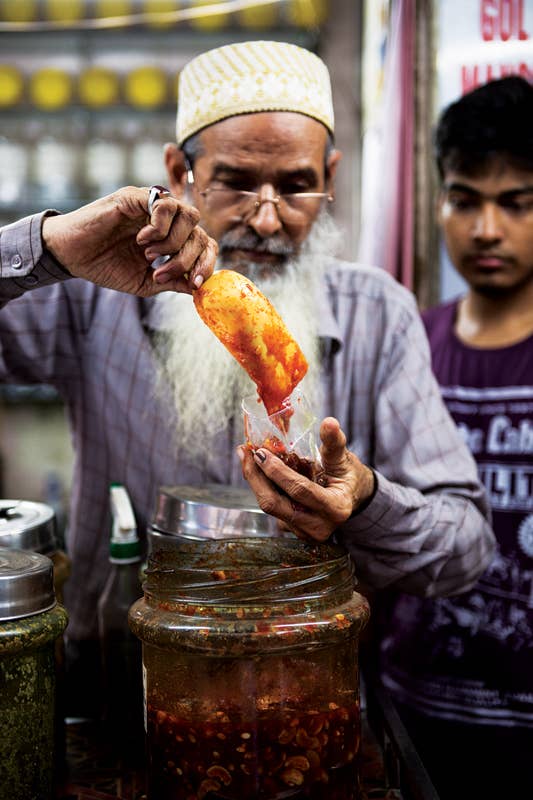 feature_west-india_mumbai_muslim-neighborhood-bombay_jar-with-sauce_533x800.jpg