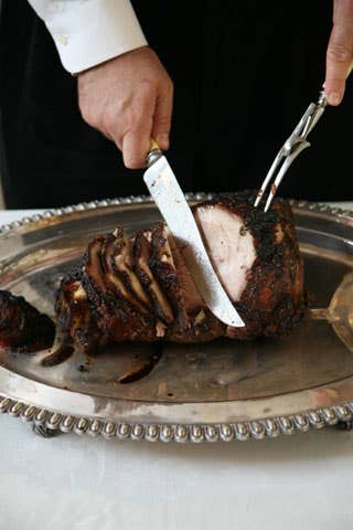 httpswww.saveur.comsitessaveur.comfilesimport2007images2007-12107_carving-pork-shoulder_5.jpg