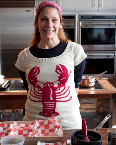 httpswww.saveur.comsitessaveur.comfilesimport2010images2010-127-LOBSTER_ROLL_21.jpg