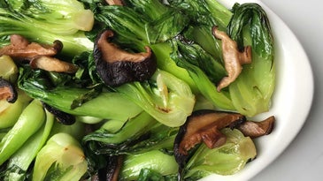 Donggu Pei Shucai (Stir-Fried Mushrooms and Bok Choy)