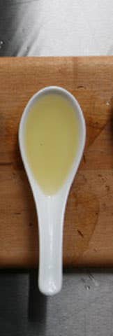 httpswww.saveur.comsitessaveur.comfilesimport2008images2008-04634-111_sesame_oil_loriva_2_480_.jpg