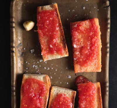 Spanish-Style Toast with Tomato