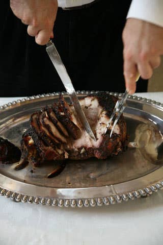 httpswww.saveur.comsitessaveur.comfilesimport2007images2007-12107_carving-pork-shoulder_6.jpg