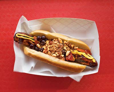 httpswww.saveur.comsitessaveur.comfilesimport2010images2010-02634-126_hot_dog_2_400.jpg