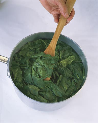 httpswww.saveur.comsitessaveur.comfilesimport2008images2008-0112-spinach_3.jpg