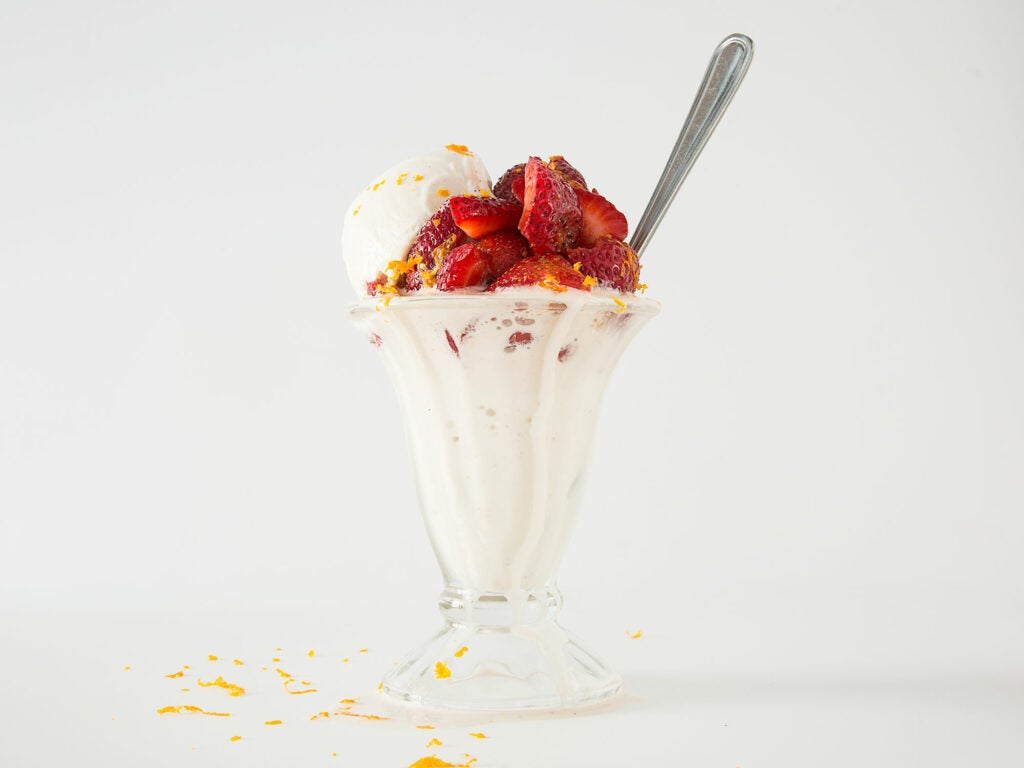 Grand Marnier Strawberry Sundaes