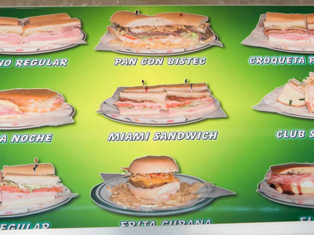 Miami El Palacio de los Jugos sandwiches